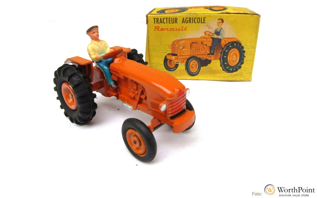 3/33 TRACTOR RENAULT E30